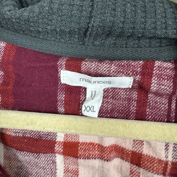 Maurices Plaid Hooded Shirt - Grey and burgundy size XXL NWT - Picture 4 of 7